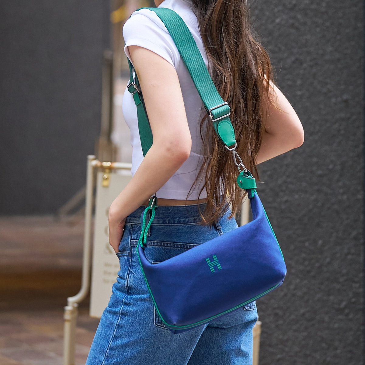With Me for ブリッドアブラック Turtle 5.0cm シルバー ショルダーストラップとアタッチメント 装着例